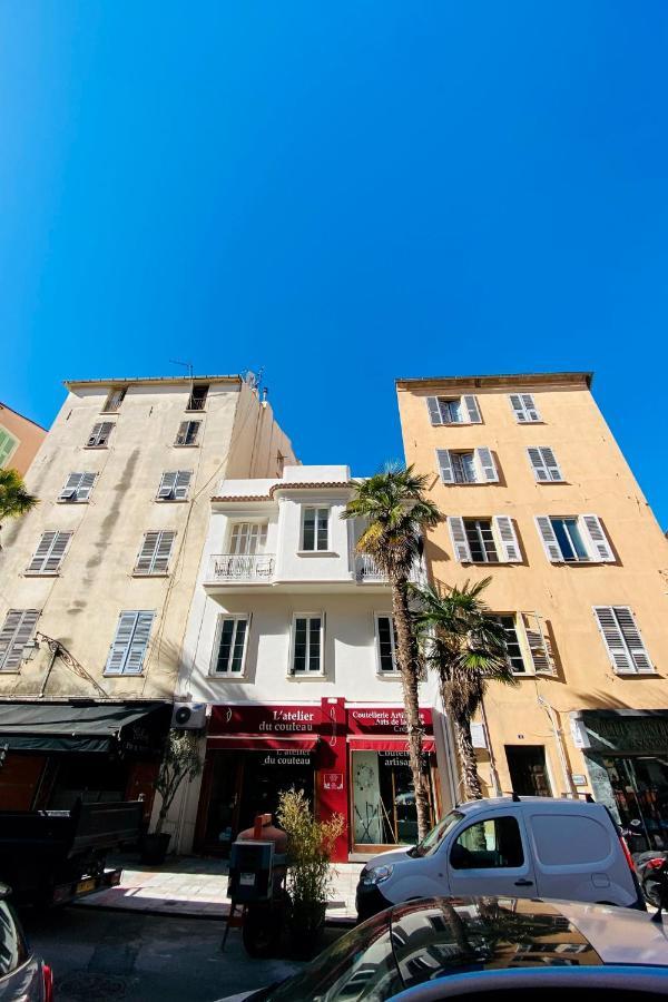 Les Suites R Bonaparte - Appartements De Standing Au Coeur De La Vieille Ville Pietonne Ajaccio  Esterno foto