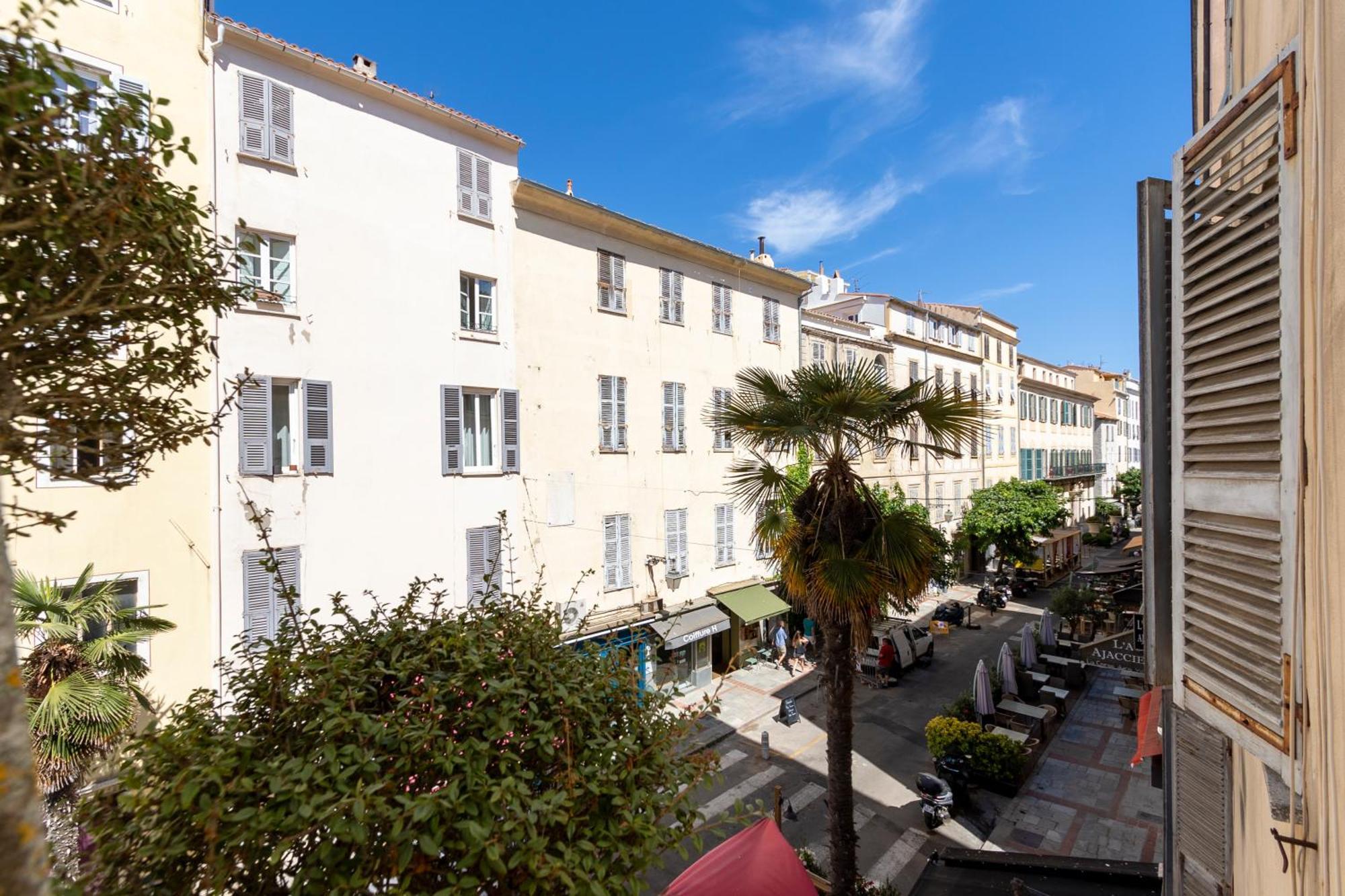 Les Suites R Bonaparte - Appartements De Standing Au Coeur De La Vieille Ville Pietonne Ajaccio  Esterno foto